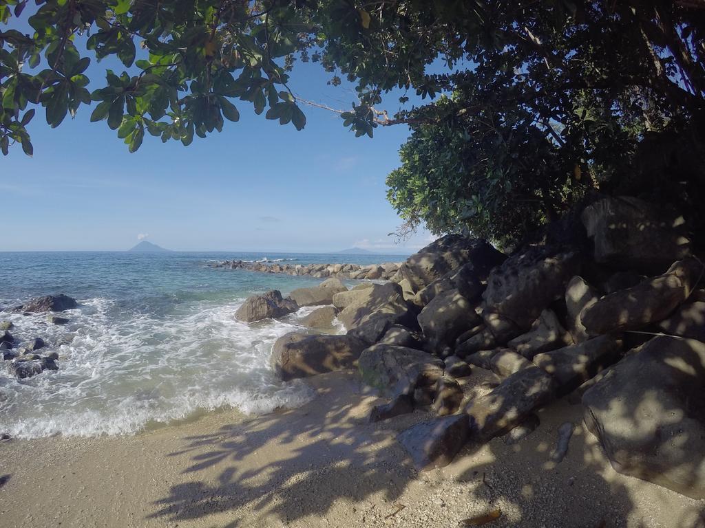 Janji Laut Resort Tanahwangko Exterior photo