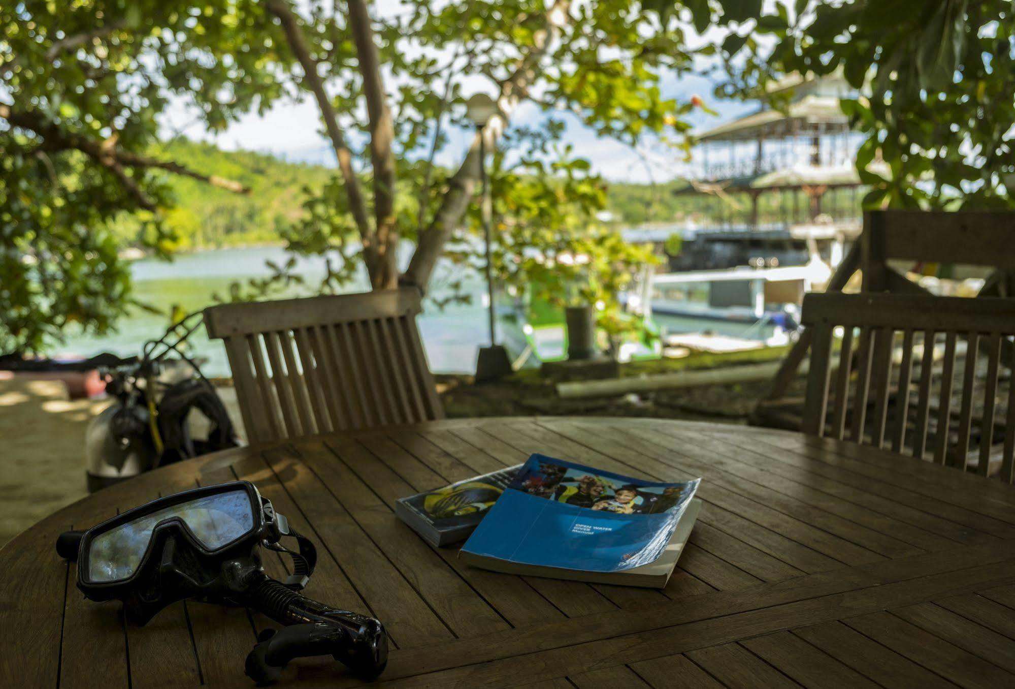 Janji Laut Resort Tanahwangko Exterior photo