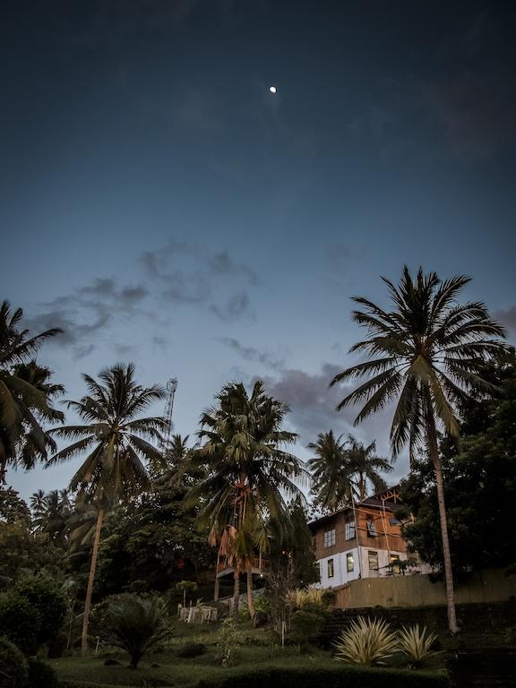 Janji Laut Resort Tanahwangko Exterior photo